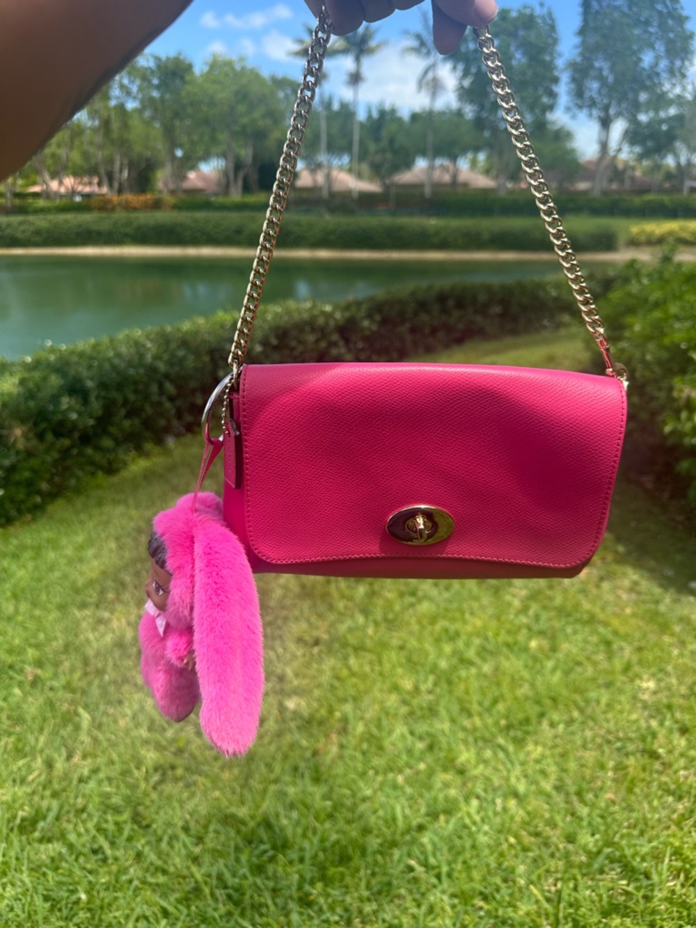 Pink Coach Bag Gold Hardware - Picture 3 of 10